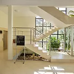 Mendi Hotel