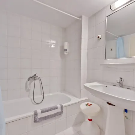 Mendi Hotel 4*
